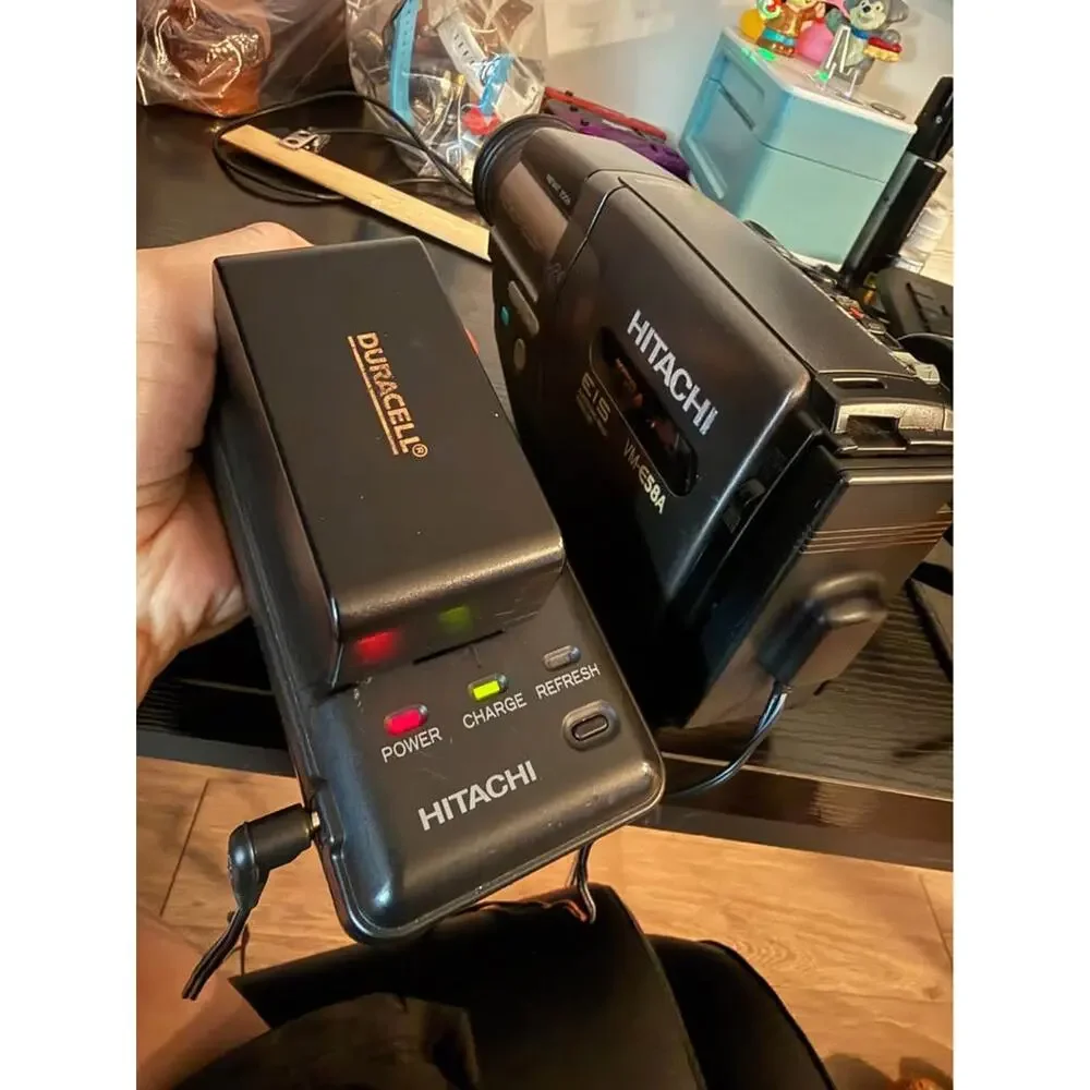 Hitachi VM-E52A 8mm Camcorder Bundle Charger, Battery Case & film (Tested Power)